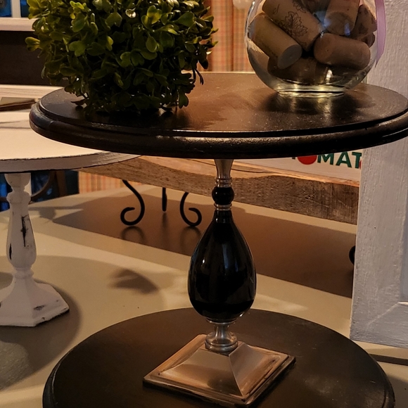 Two tier riser. - Picture 2 of 2